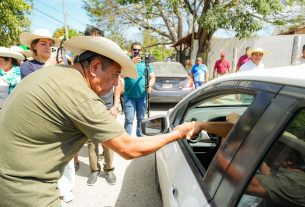 Félix Salgado fomenta el voto puerta a puerta en la Costa Grande