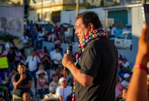 Félix Salgado insta a los jóvenes a tomar acción en la política
