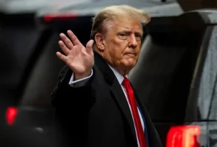 Juicio penal a Donald Trump se pospone al 15 de abril