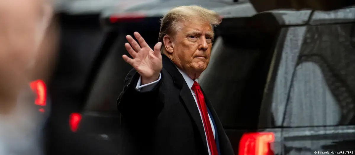 Juicio penal a Donald Trump se pospone al 15 de abril