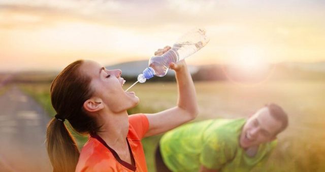 Consejos de Nutrición para Combatir el Intenso Calor