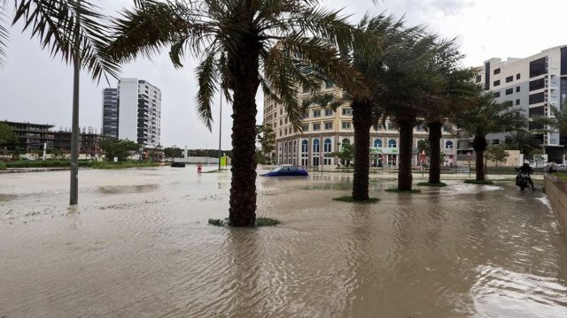 Récord de Lluvias en Emiratos Árabes Unidos