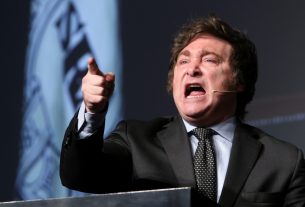 Javier Milei llama al Socialismo Satánico y Cancerígeno