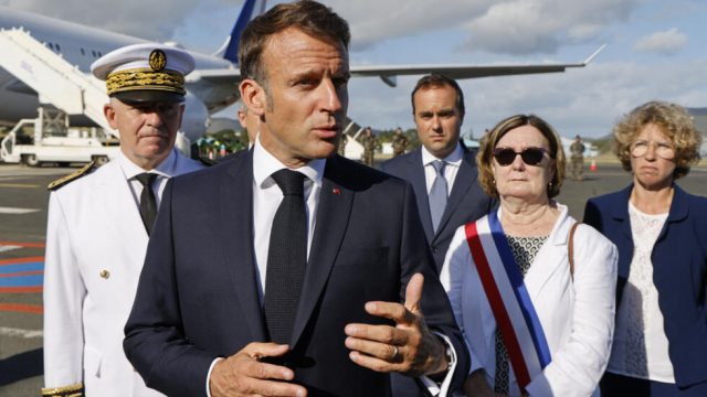 Macron llega a nueva caledonia en medio de disturbios