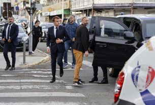 Macron suspende reforma del censo electoral en Nueva Caledonia