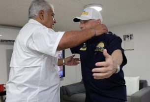 Mulino visita a Martinelli después de votar en Panamá