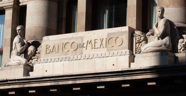 Banxico mantiene la tasa de interés en 11% ante el repunte de la inflación