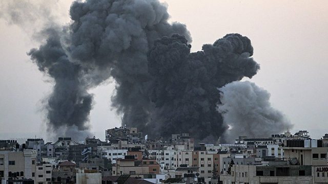 Israel intensifica bombardeos contra Hezbolá en Líbano