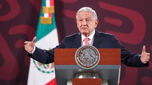 López Obrador revela su pensión mensual