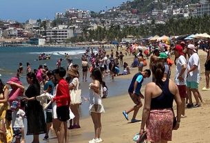 Playas de Acapulco repletas en el Último Fin de Semana de Junio