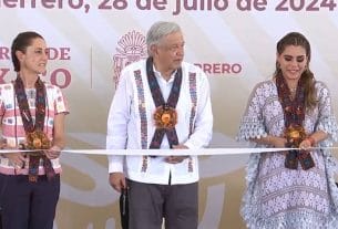AMLO inaugura carretera las Cruces-Pinotepa en Cuajinicuilapa