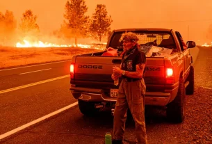 Continúa la lucha por contener el megaincendio en California