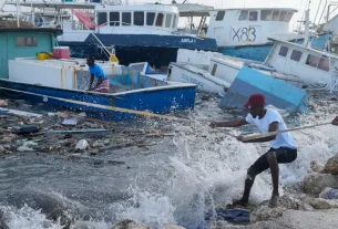 Huracán Beryl causa estragos en el caribe y deja al menos un Muerto