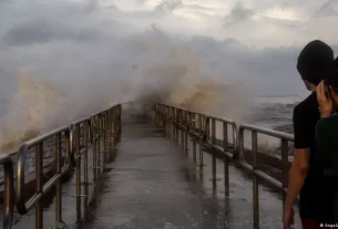 Huracán Beryl deja al menos ocho víctimas mortales