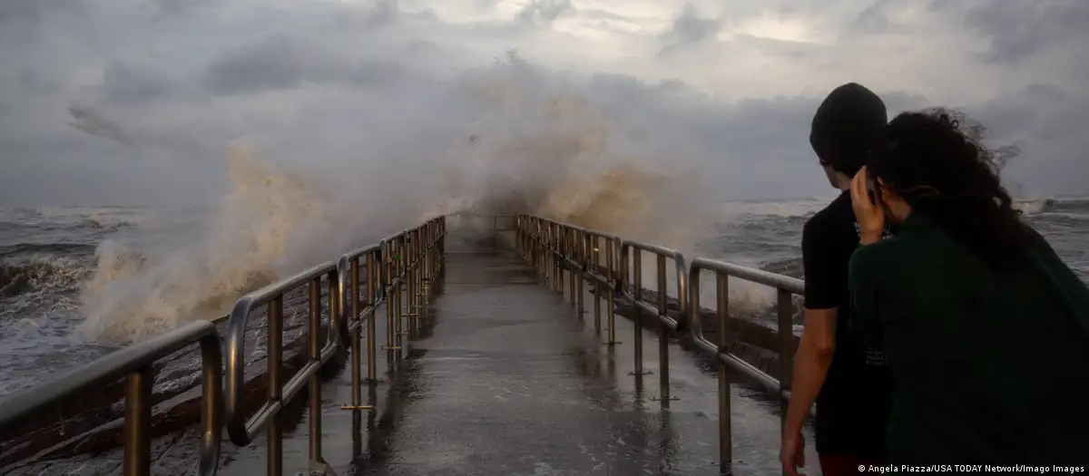 Huracán Beryl deja al menos ocho víctimas mortales
