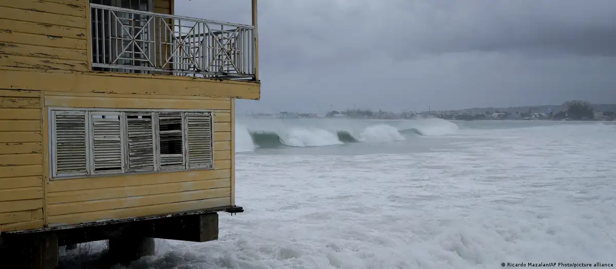 Huracán Beryl deja destrucción en San Vicente y las Granadinas