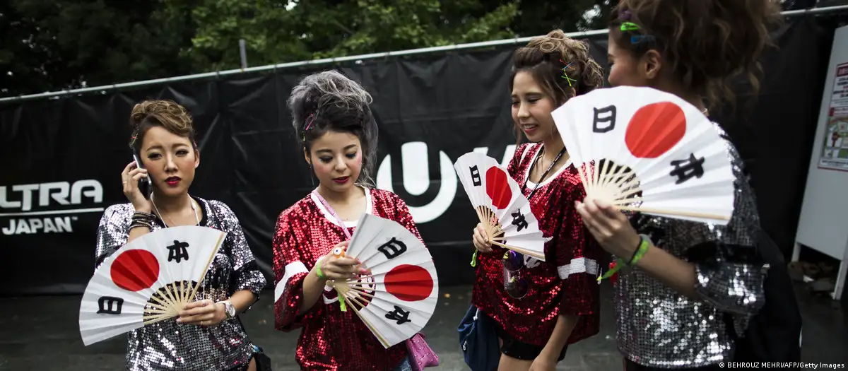 Mujeres disputan gobernación de Tokio Yuriko Koike y Renho