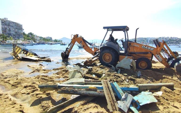 Retiran más de 30 toneladas de embarcaciones destruidas por Otis