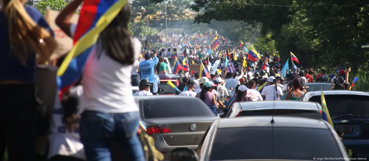Venezuela crece tensión por impedir llegada de observadores