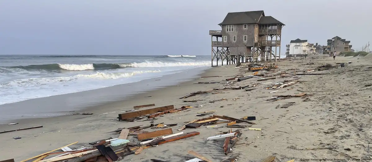 Huracán Ernesto retoma fuerza y amenaza la Costa de