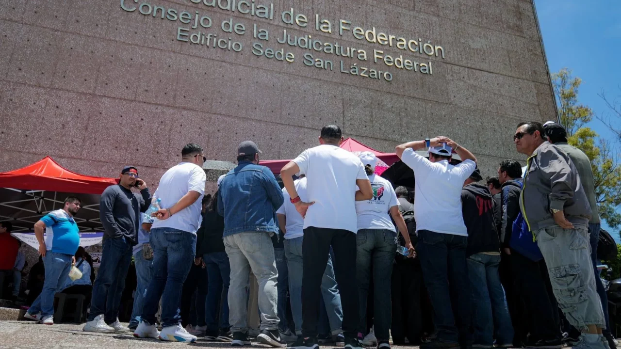 Jueces detienen tribunales en protesta contra reforma de AMLO