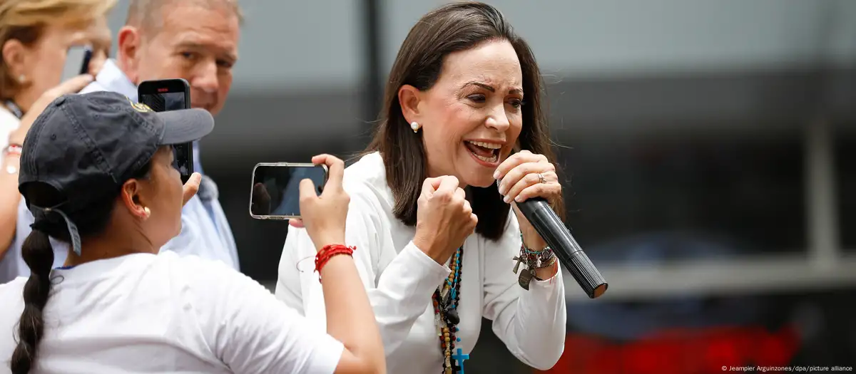 Machado pasa a la clandestinidad ante amenazas de cárcel