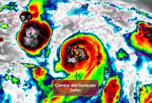 Huracán 'John' de Categoría 3 impacta en Marquelia, Guerrero