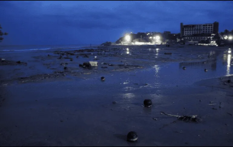 Huracán John se intensifica rápidamente y sube a categoría 3