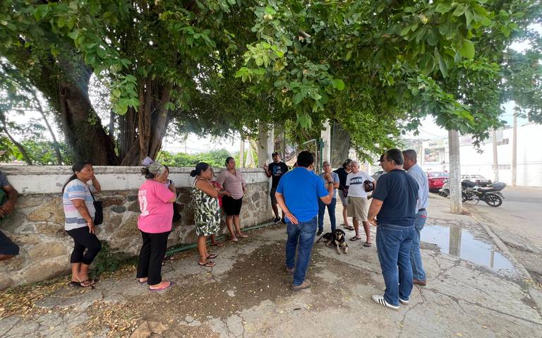 Vecinos toman garza de distribución de agua en Acapulco