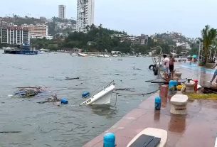 huracán John deja embarcaciones hundidas en Acapulco