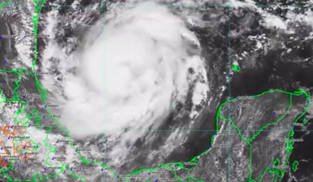 Claudia Sheinbaum Milton se convierte en huracán categoría 1