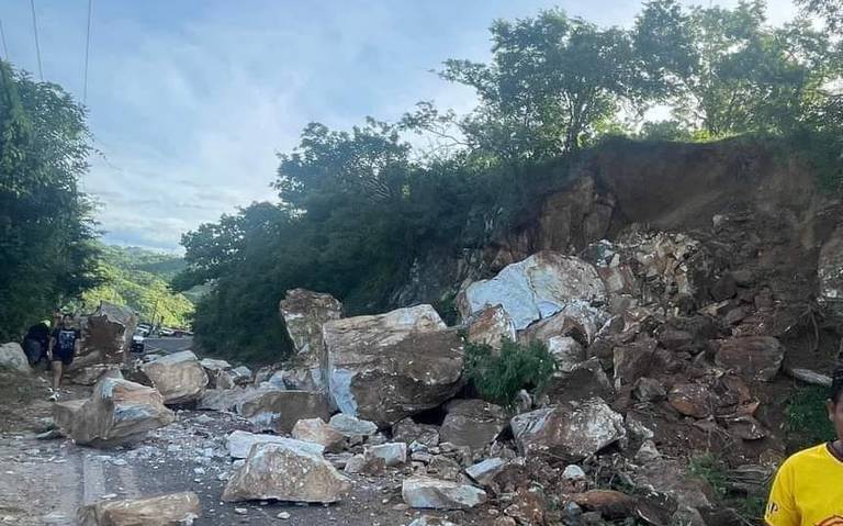 Derrumbe en la carretera México-Acapulco