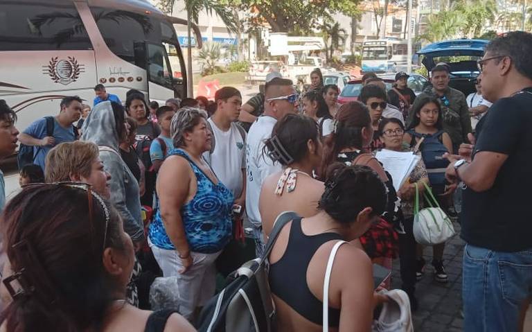 Invasión chilanga llega a dar vida al puerto de Acapulco