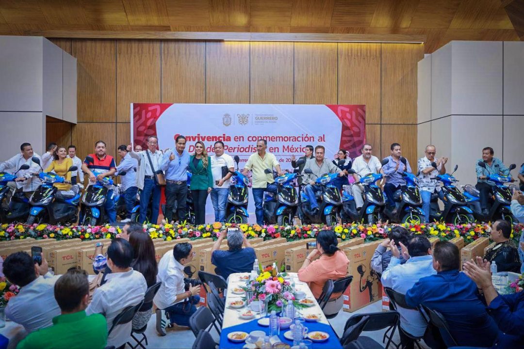 Reconocimiento de la gobernadora Evelyn Salgado a los periodistas.