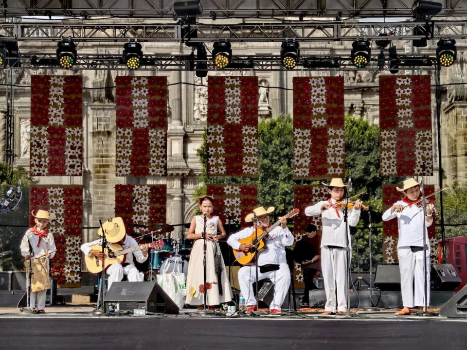 Talento guerrerense en Verbena Navideña