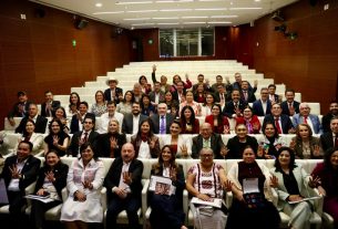 Félix Salgado respalda a Sheinbaum en reunión de Morena