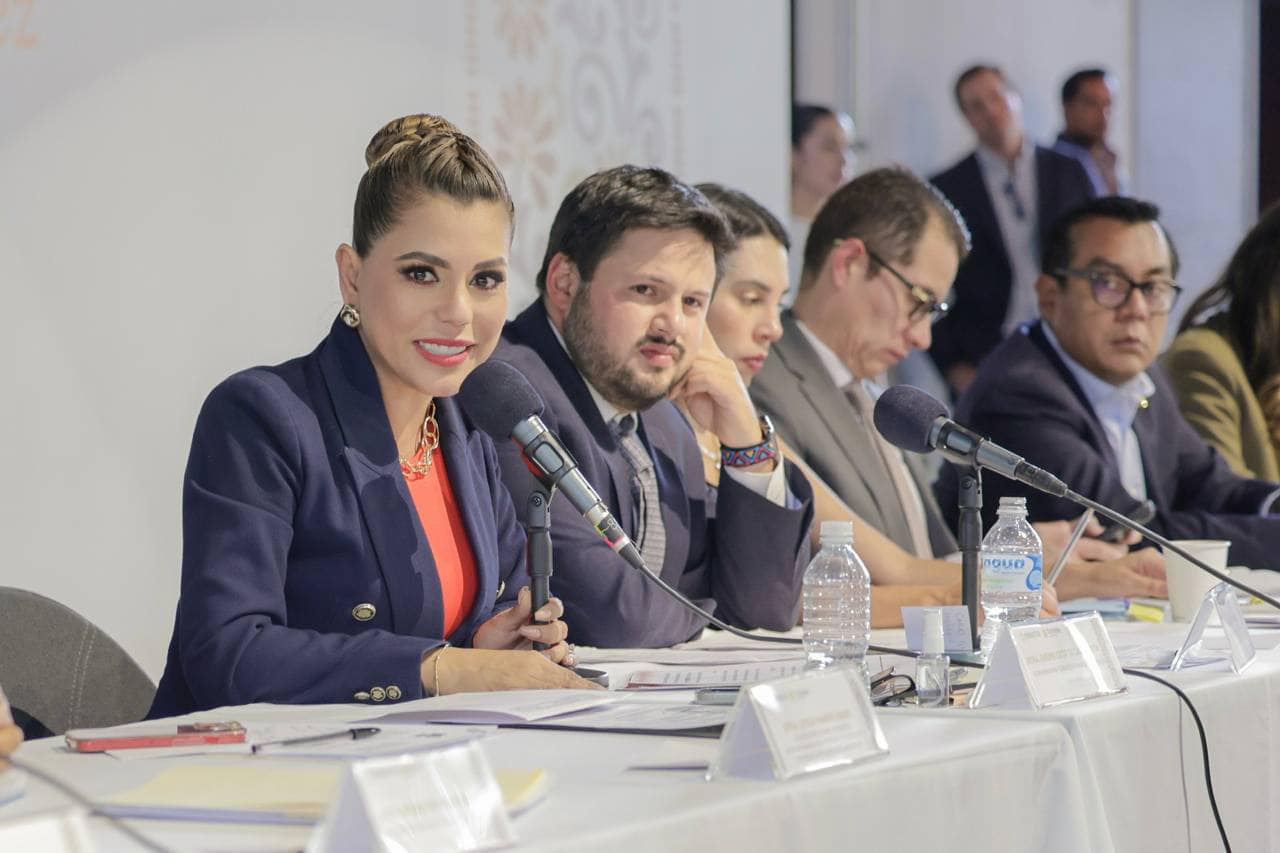 Instalan comisión para la recuperación de Acapulco