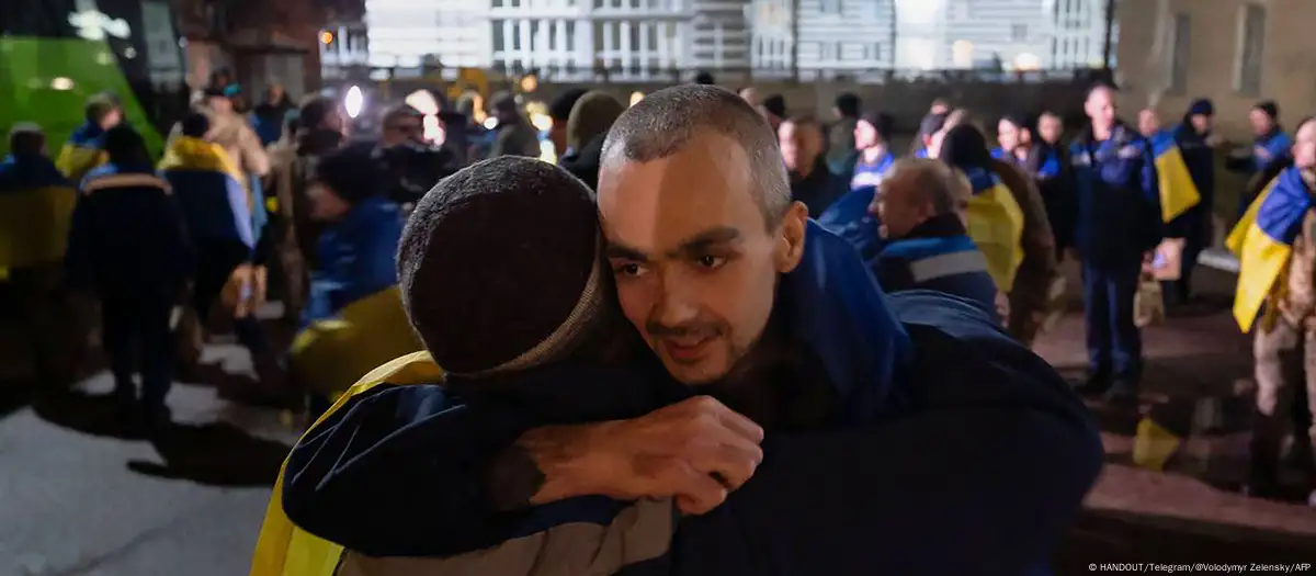 Ucrania y Rusia intercambian 300 prisioneros de guerra