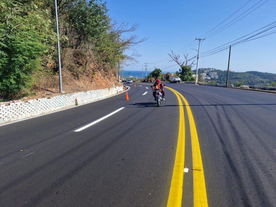 Avanza renovación de la avenida Escénica en Acapulco