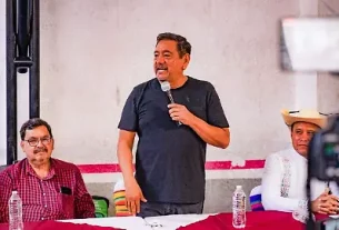 Félix Salgado respalda reforma y apoya a jóvenes y mujeres