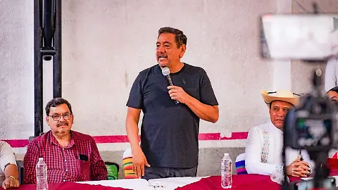 Félix Salgado respalda reforma y apoya a jóvenes y mujeres