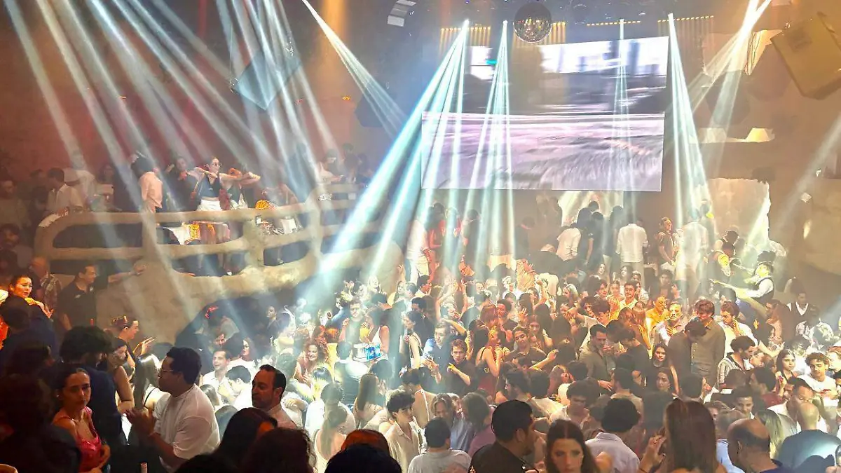 Fin de semana largo impulsa la vida nocturna en Acapulco