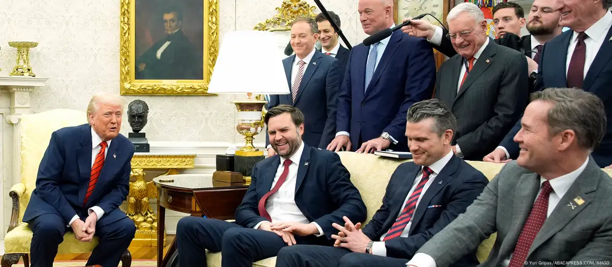 Gobierno de Trump revela a periodista plan de ataque a Yemen