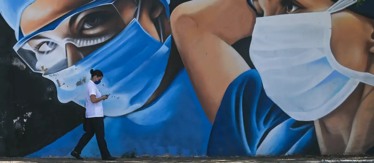 México ahorra en salud vuelven la tos ferina y el sarampión