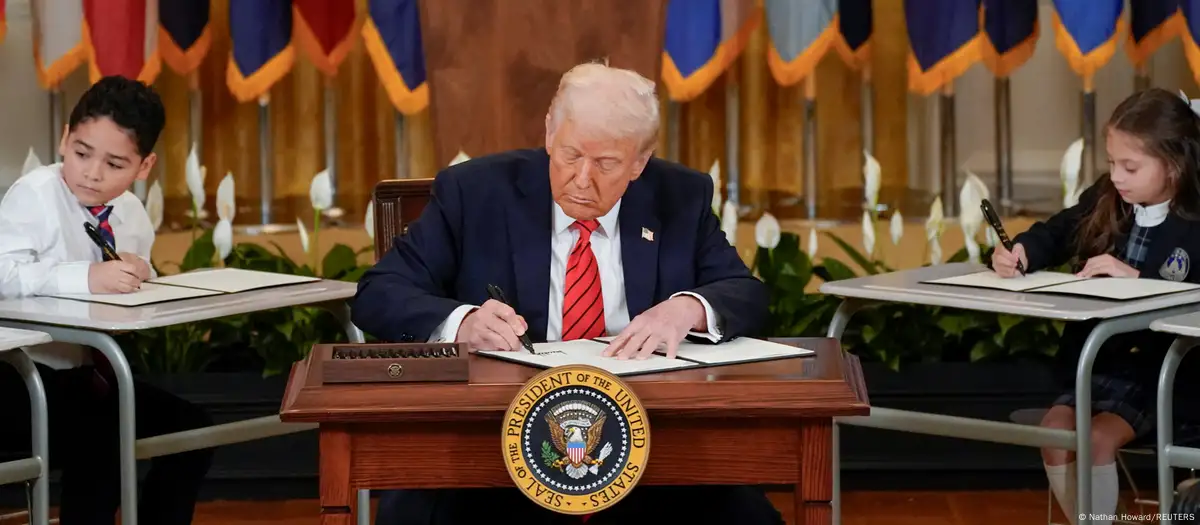 Trump amenaza a abogados que denuncien medidas migratorias