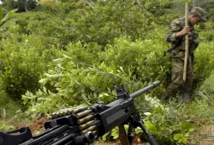 Colombia desactiva 100 kg de explosivos de disidencias FARC