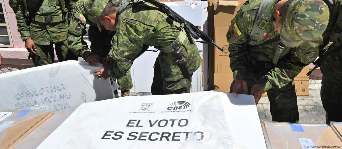 Ecuador acusa a Venezuela de sustraer material electoral
