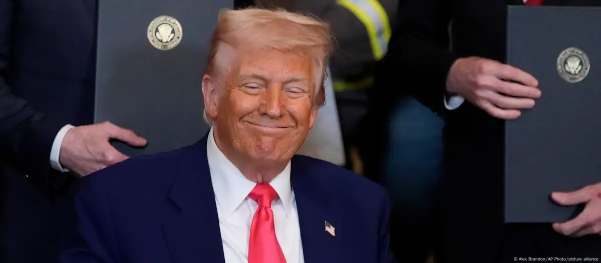 Trump pausa aranceles a socios pero le sube al 125% a China