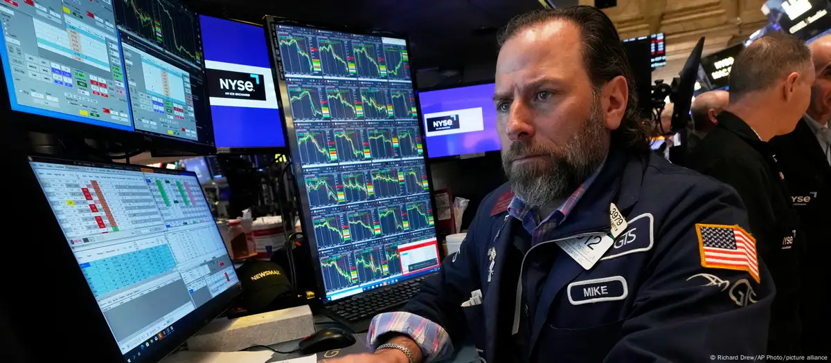 Wall Street se desploma casi un 6% por la guerra comercial