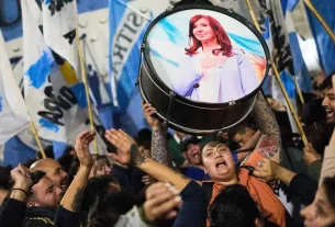 Bloqueos en Buenos Aires en protesta por condena a Fernández